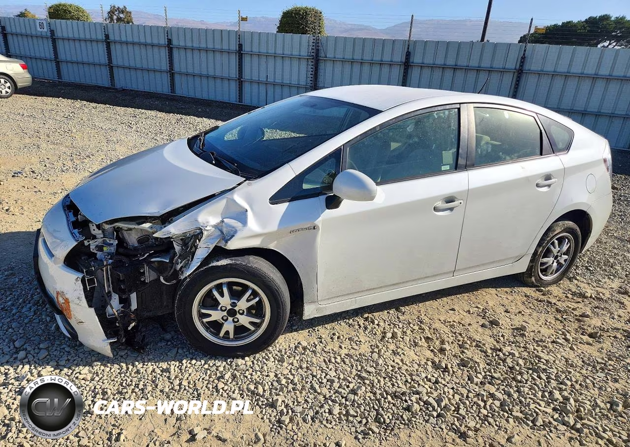 2014 Toyota Prius Two – zdjęcie 1 z 12