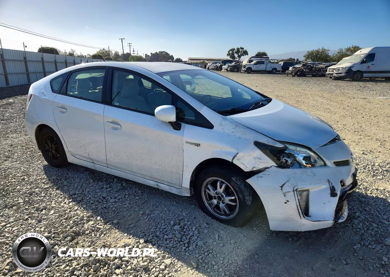 2014 Toyota Prius Two VIN:JTDKN3DU4E0364731 - 4