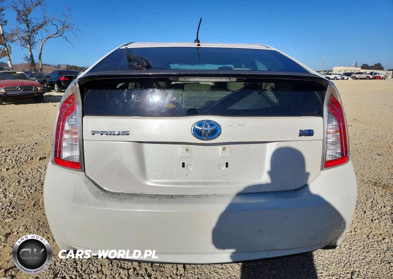 2014 Toyota Prius Two VIN:JTDKN3DU4E0364731 - 6