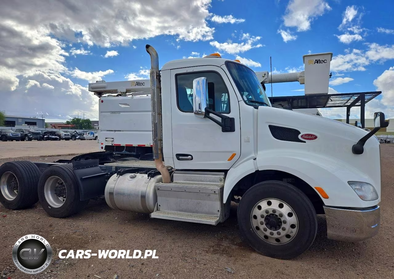 2017 Peterbilt 579 Semi Truck VIN:1XPBDP9XXHD441188 - 12