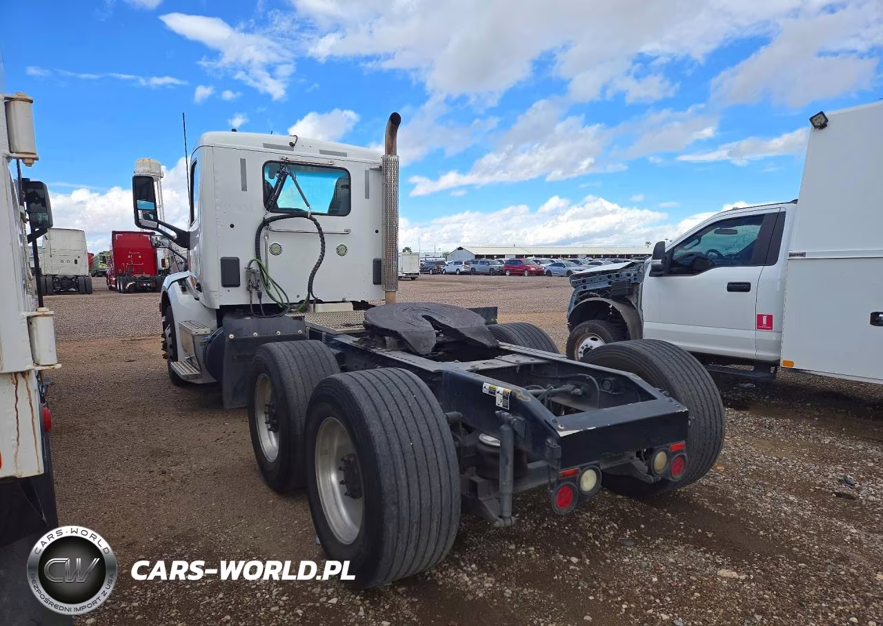 2017 Peterbilt 579 Semi Truck VIN:1XPBDP9XXHD441188 - 2