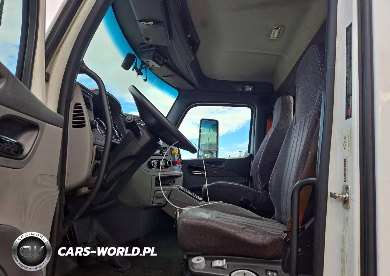 2017 Peterbilt 579 Semi Truck VIN:1XPBDP9XXHD441188 - 7