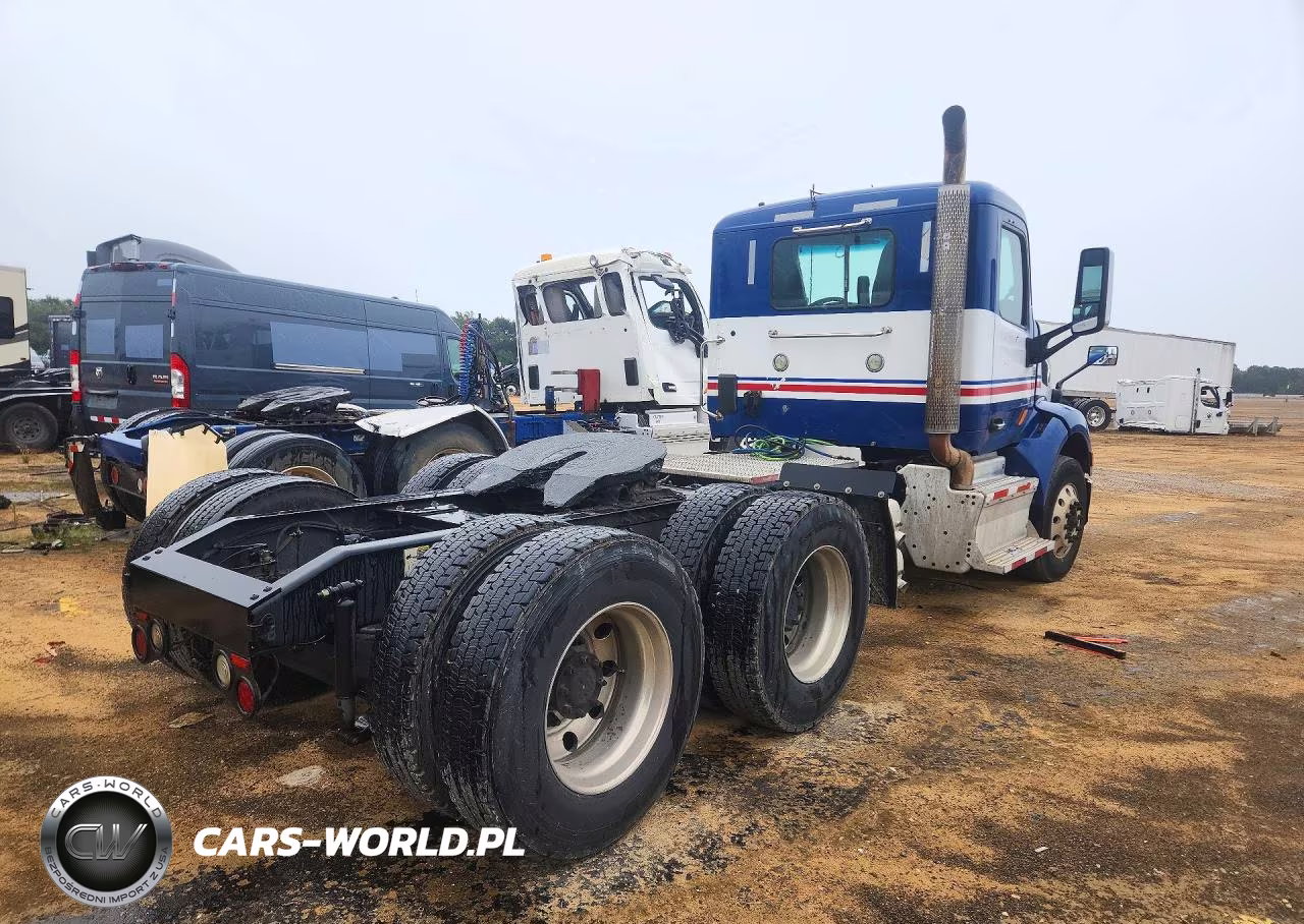 2017 Peterbilt 579 Semi Truck VIN:1XPBDP9X3HD358797 - 3