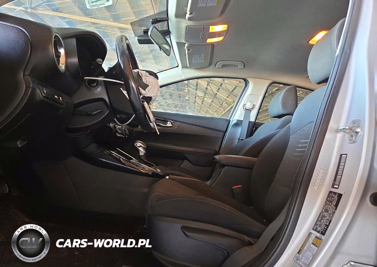 2019 Kia Forte S VIN:3KPF34AD9KE134624 - 7