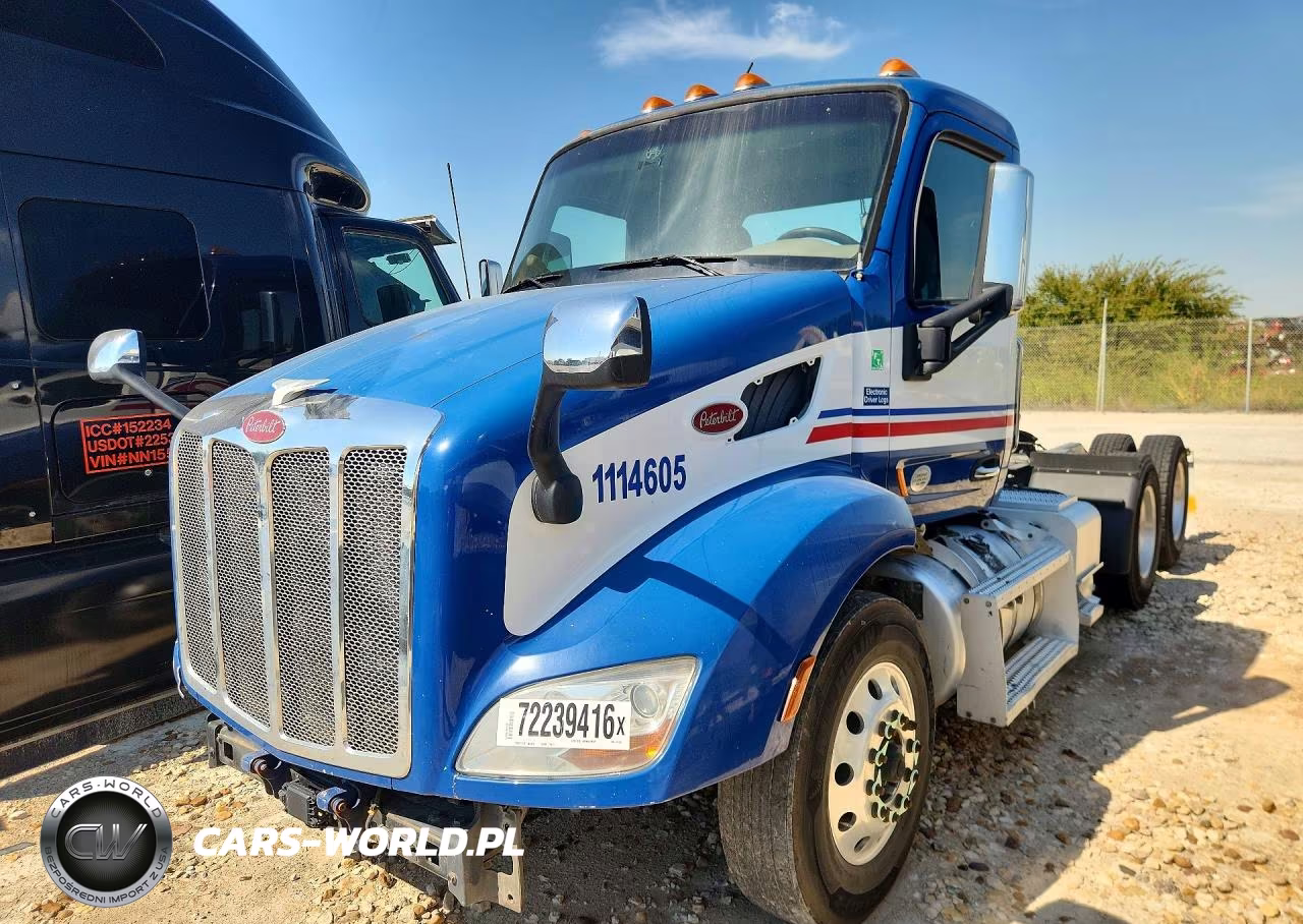 2018 Peterbilt 579 Semi Truck