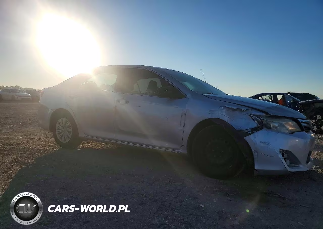 2014 Toyota Camry Le VIN:4T4BF1FK2ER419362 - 4