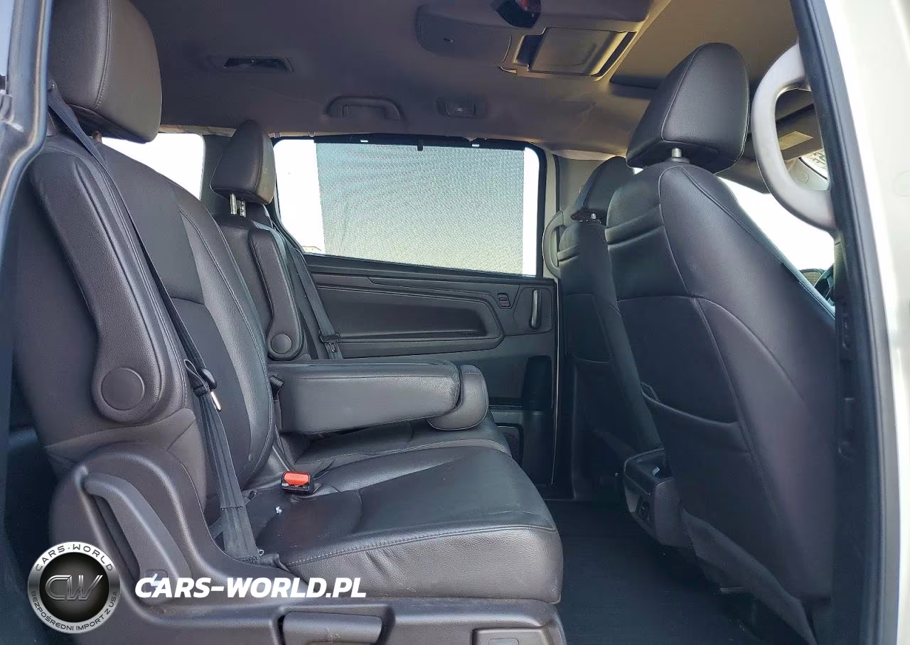 2018 Honda Odyssey Elite VIN:5FNRL6H9XJB019159 - 11