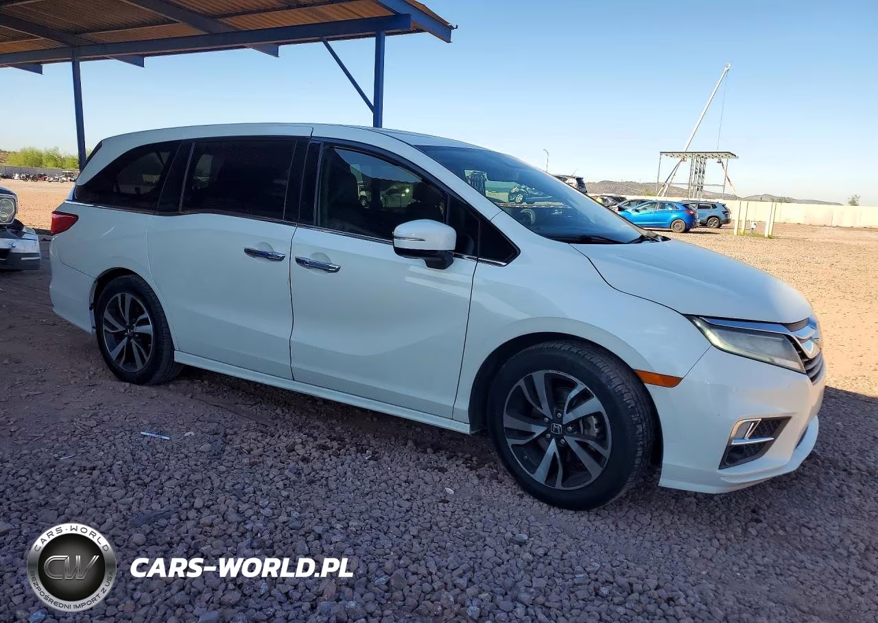2018 Honda Odyssey Elite VIN:5FNRL6H9XJB019159 - 4