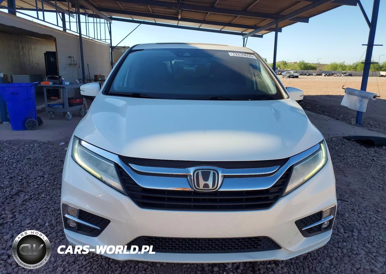 2018 Honda Odyssey Elite VIN:5FNRL6H9XJB019159 - 5