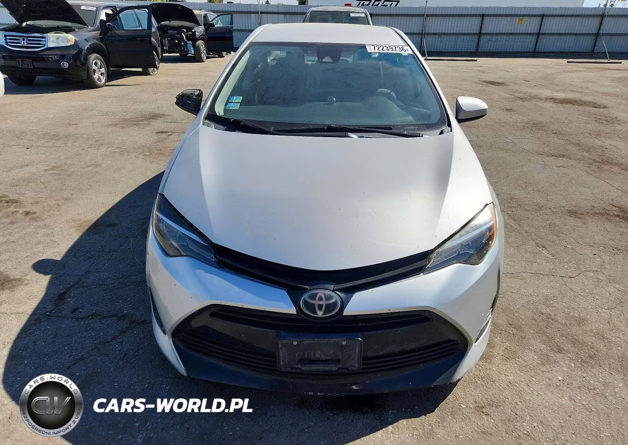 2018 Toyota Corolla Le VIN:2T1BURHE2JC052030 - 5