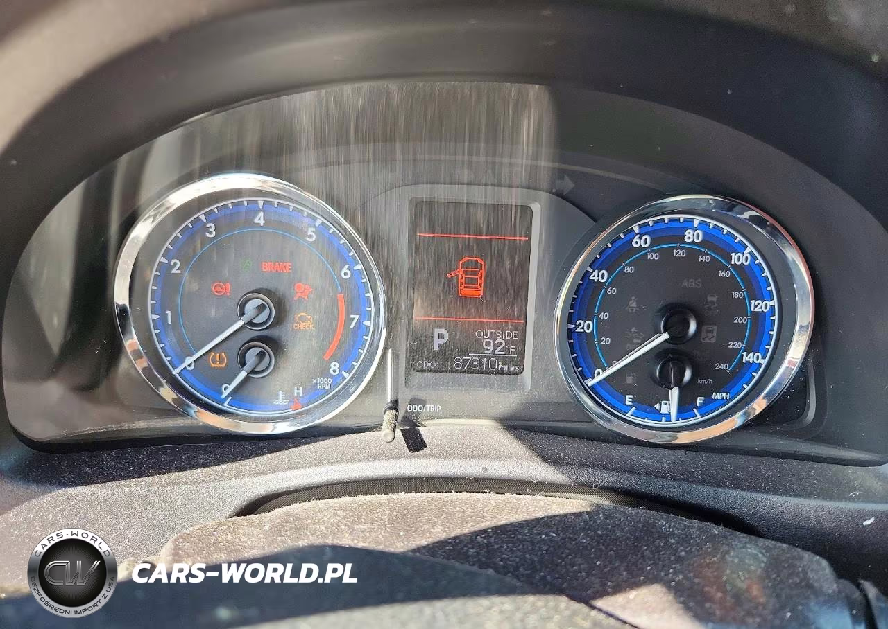 2018 Toyota Corolla Le VIN:2T1BURHE2JC052030 - 9