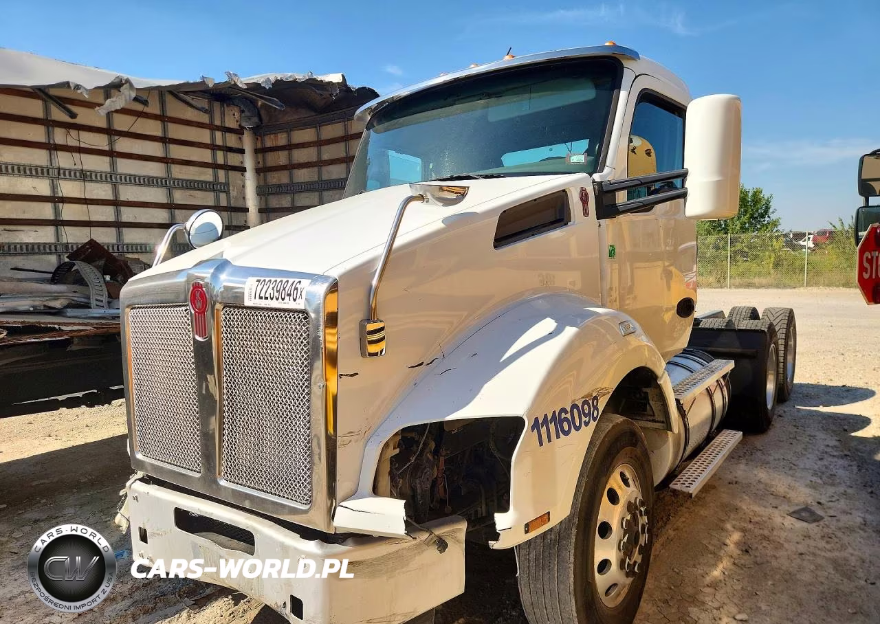 2017 Kenworth T880 Semi Truck