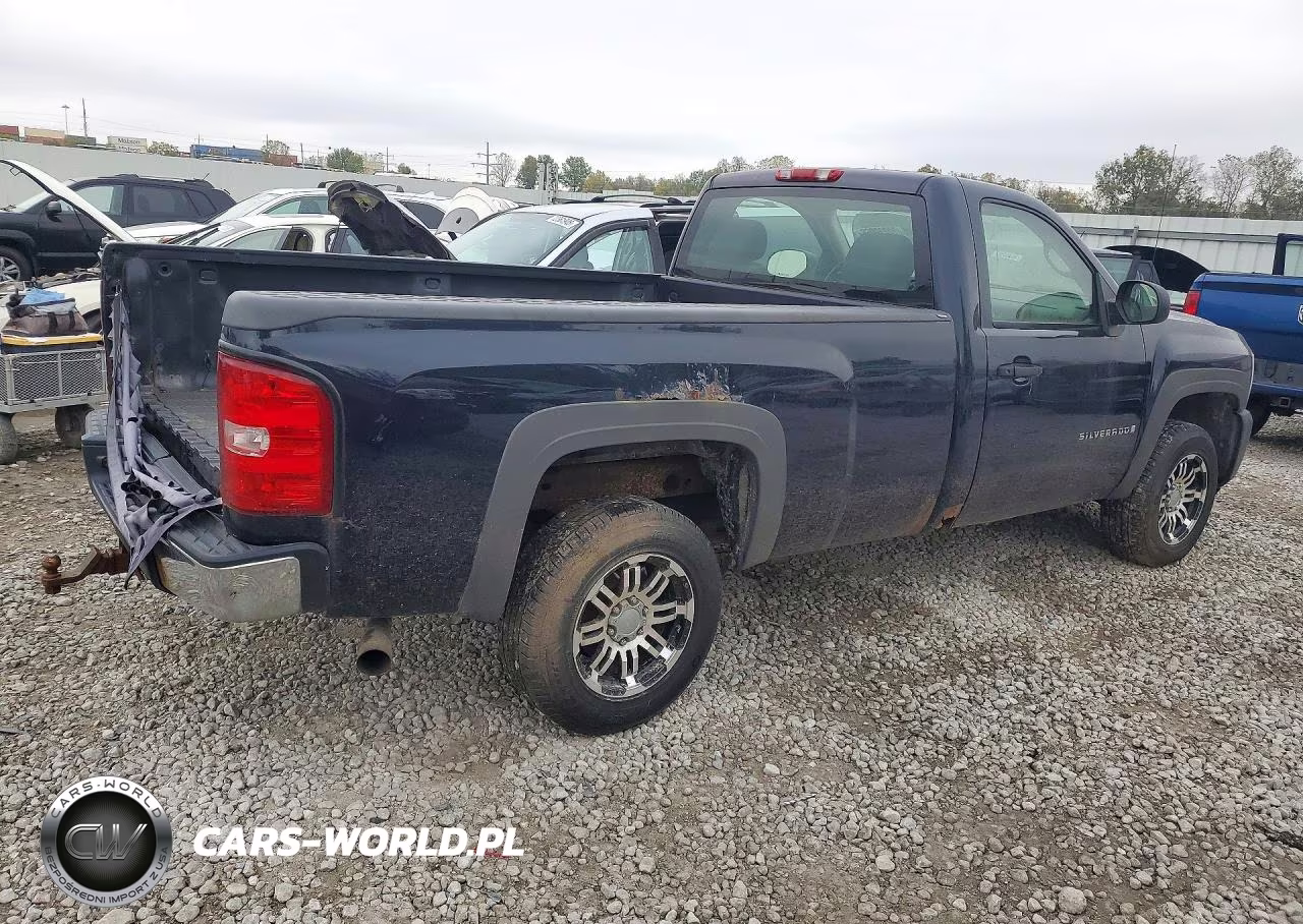 2007 Chevrolet Silverado C1500 VIN:1GCEC14CX7Z555843 - 3