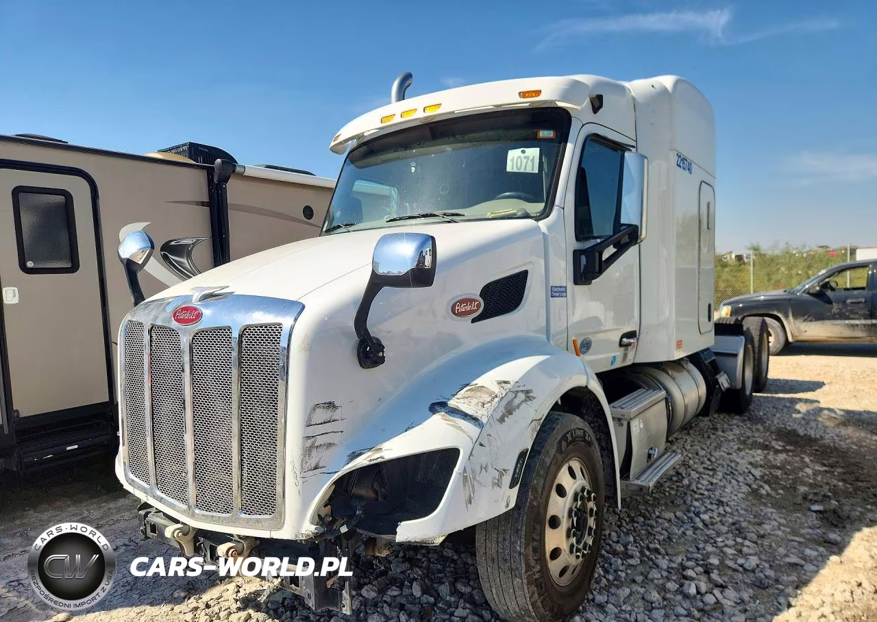 2019 Peterbilt 579 Semi Truck