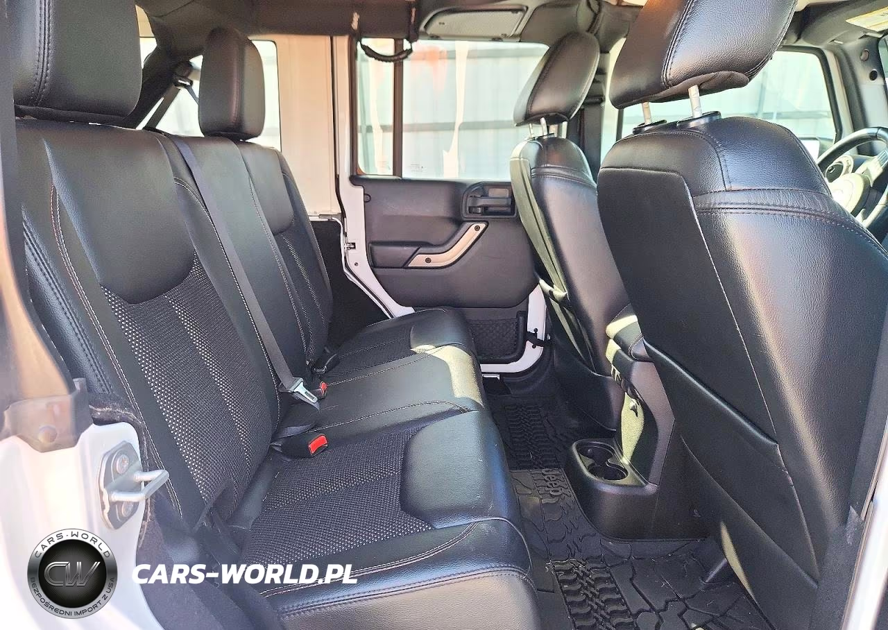 2016 Jeep Wrangler Unlimited Sahara VIN:1C4BJWEG9GL328508 - 11