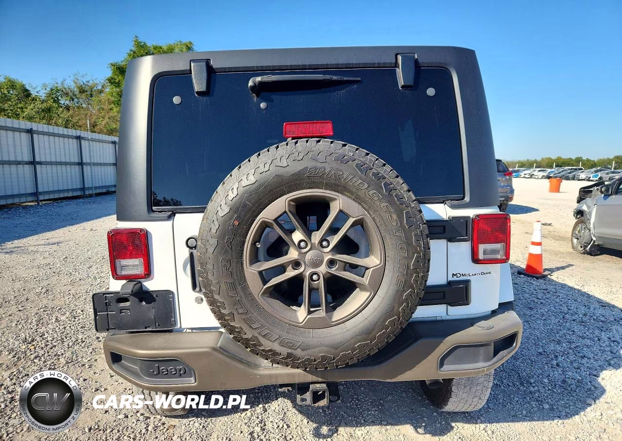 2016 Jeep Wrangler Unlimited Sahara VIN:1C4BJWEG9GL328508 - 6