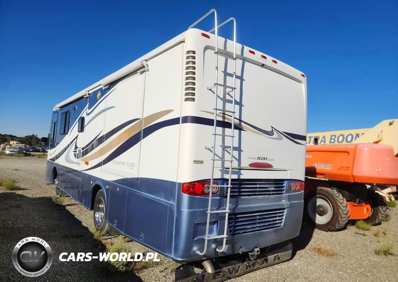 2005 Freightliner Chassis X Line Motor Home VIN:4UZAAHBV55CU31282 - 3