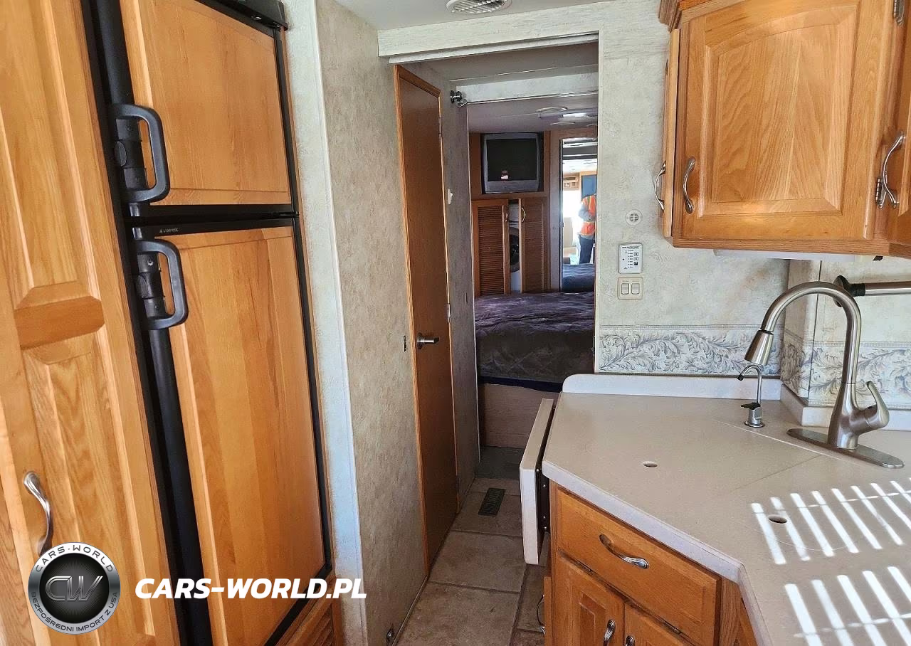 2005 Freightliner Chassis X Line Motor Home VIN:4UZAAHBV55CU31282 - 6
