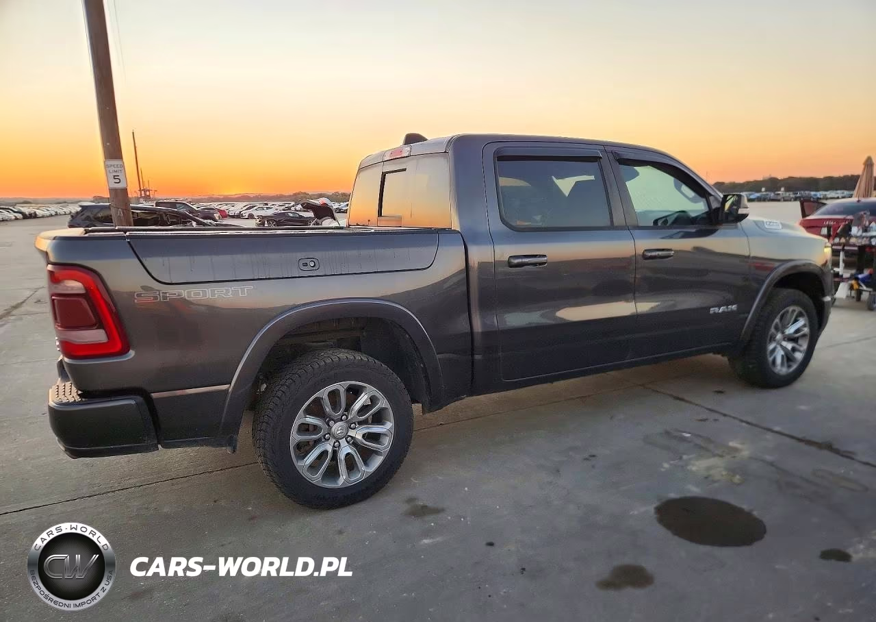 2021 Ram 1500 Laramie VIN:1C6SRFJT1MN806424 - 3