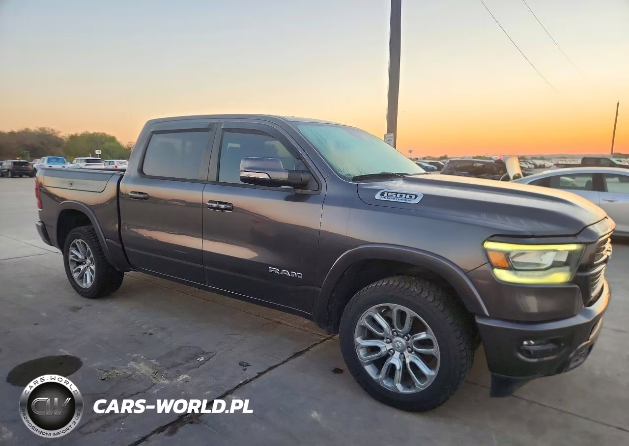 2021 Ram 1500 Laramie VIN:1C6SRFJT1MN806424 - 4