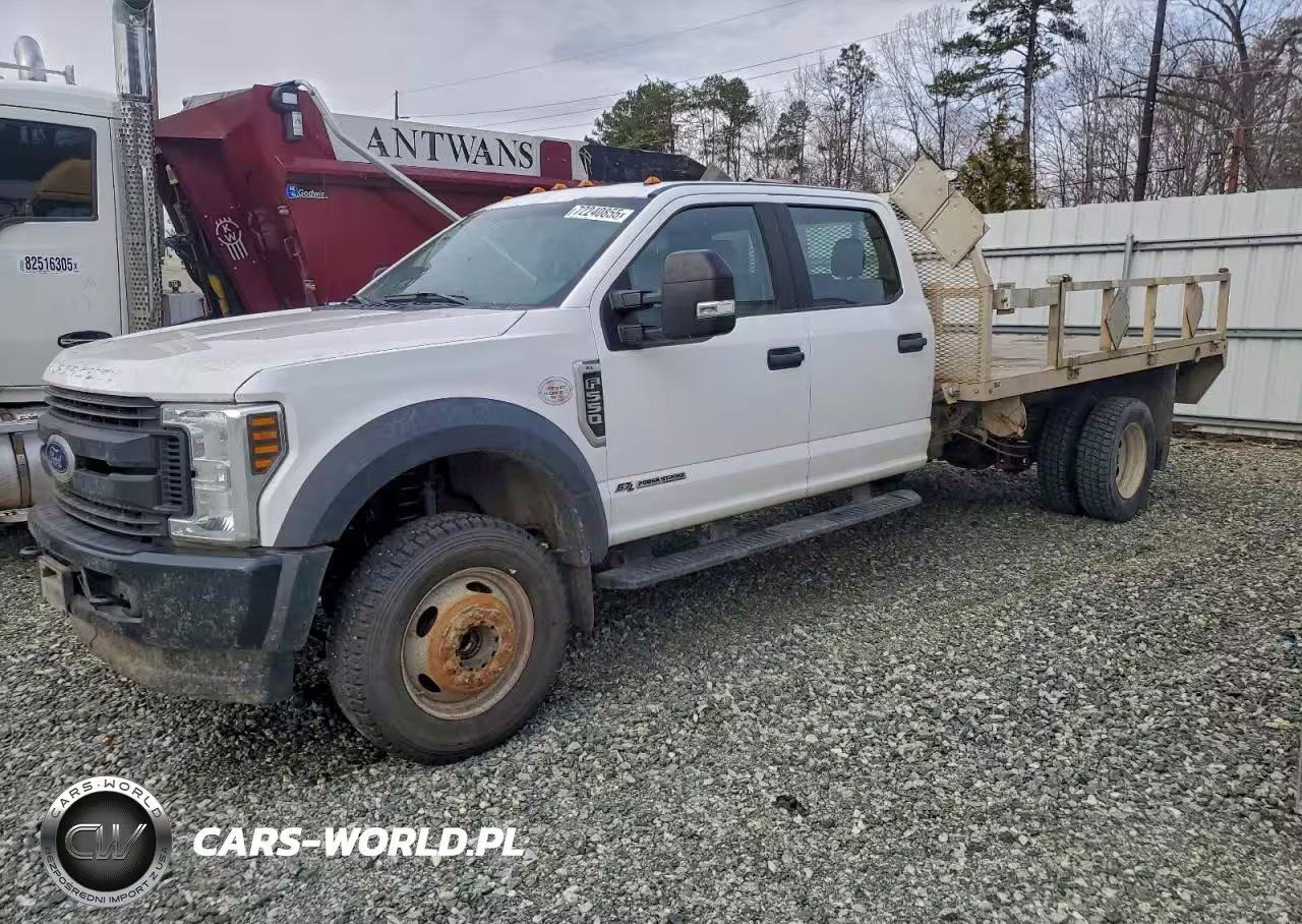 2019 Ford F550 Super Duty Flatbed Truck