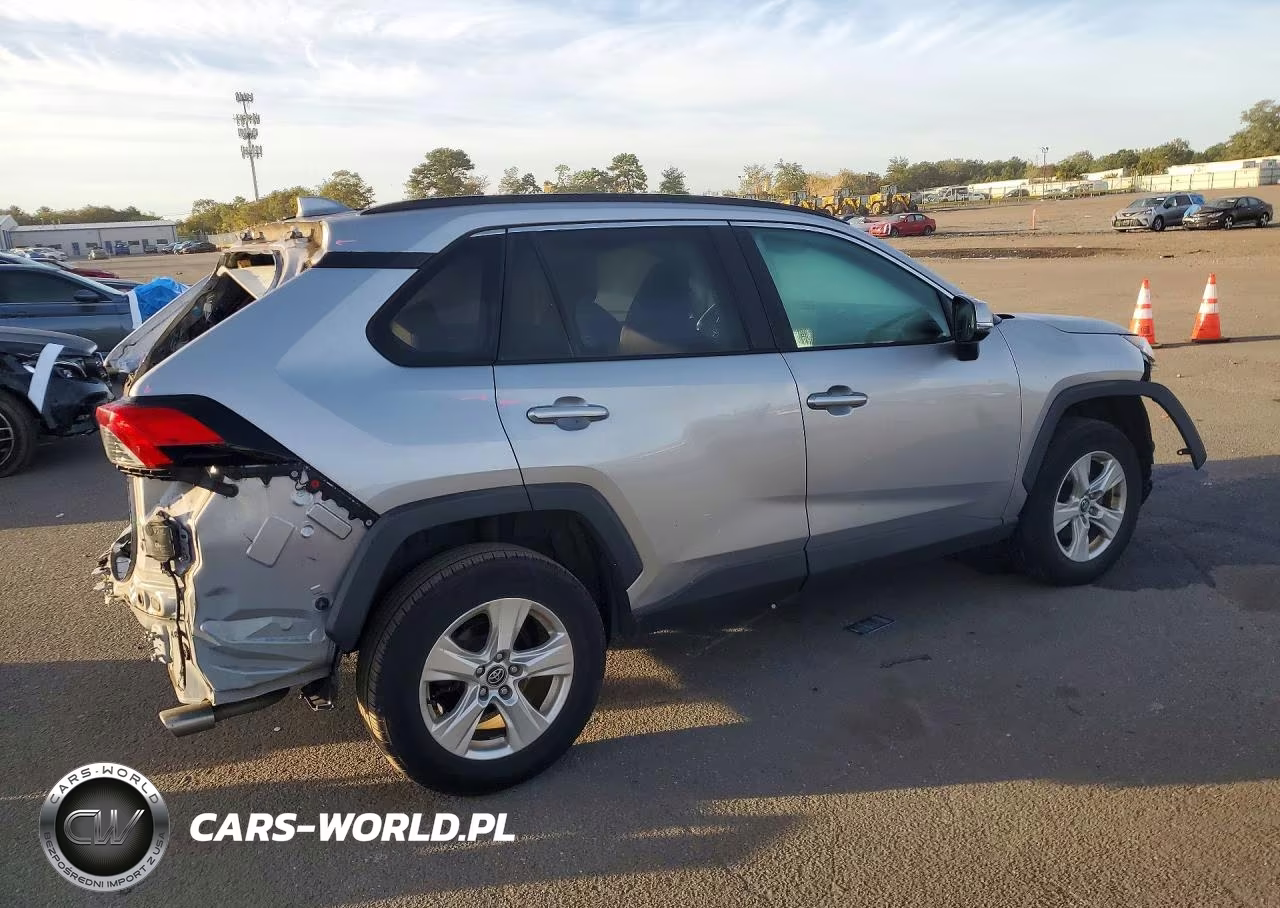 2020 Toyota Rav4 Xle VIN:2T3P1RFV8LC068552 - 3