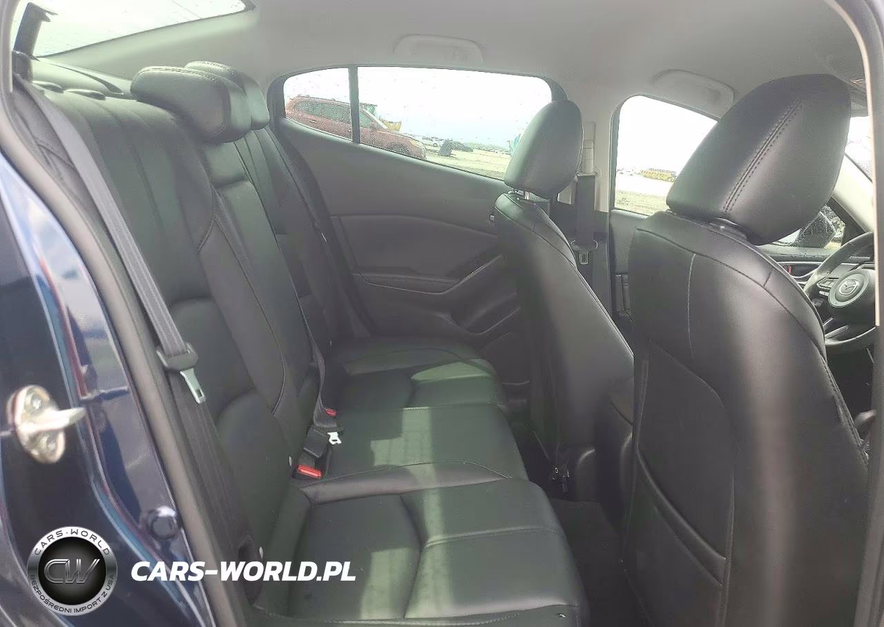 2018 Mazda 3 Touring VIN:3MZBN1V30JM204943 - 10