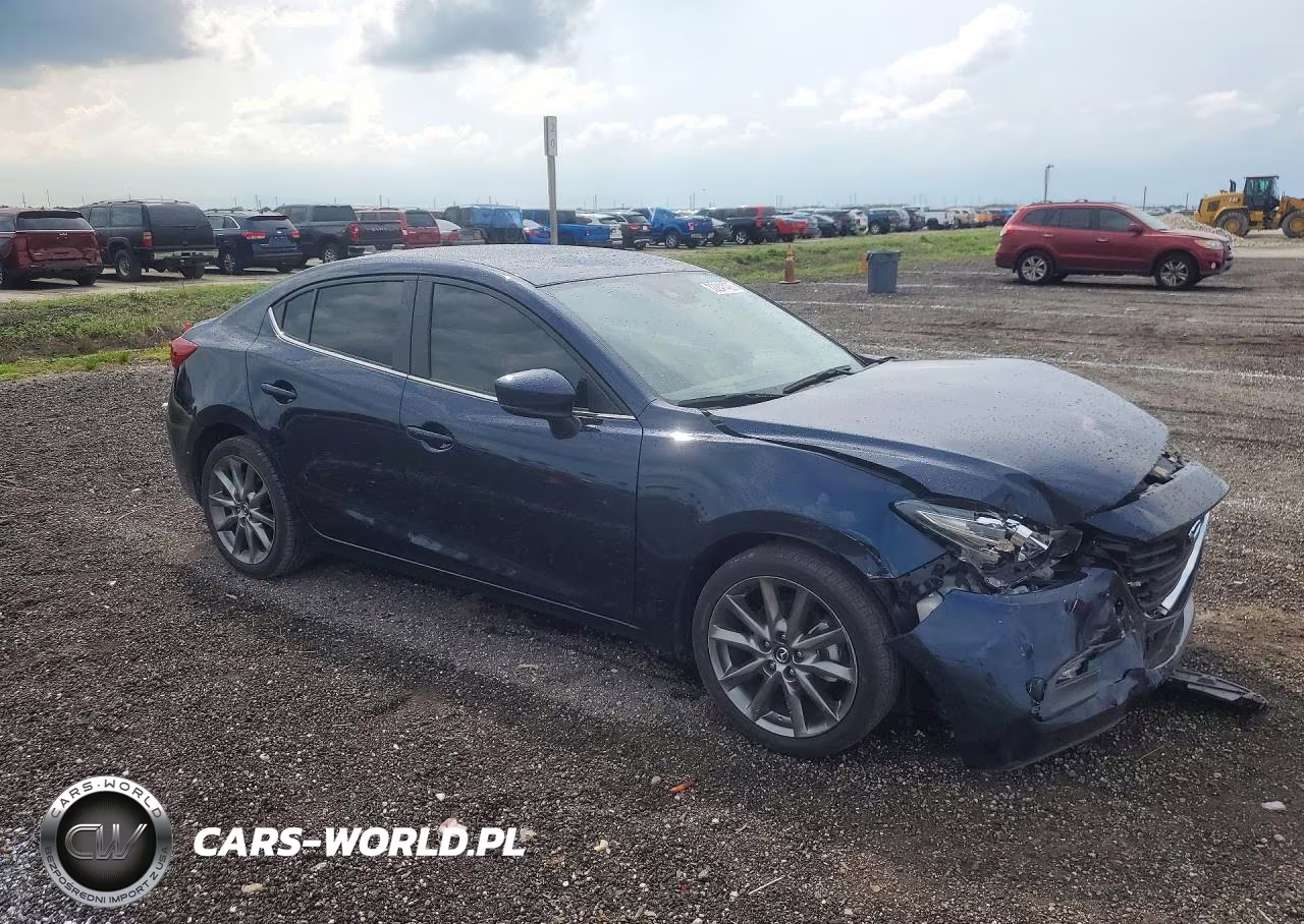2018 Mazda 3 Touring VIN:3MZBN1V30JM204943 - 4