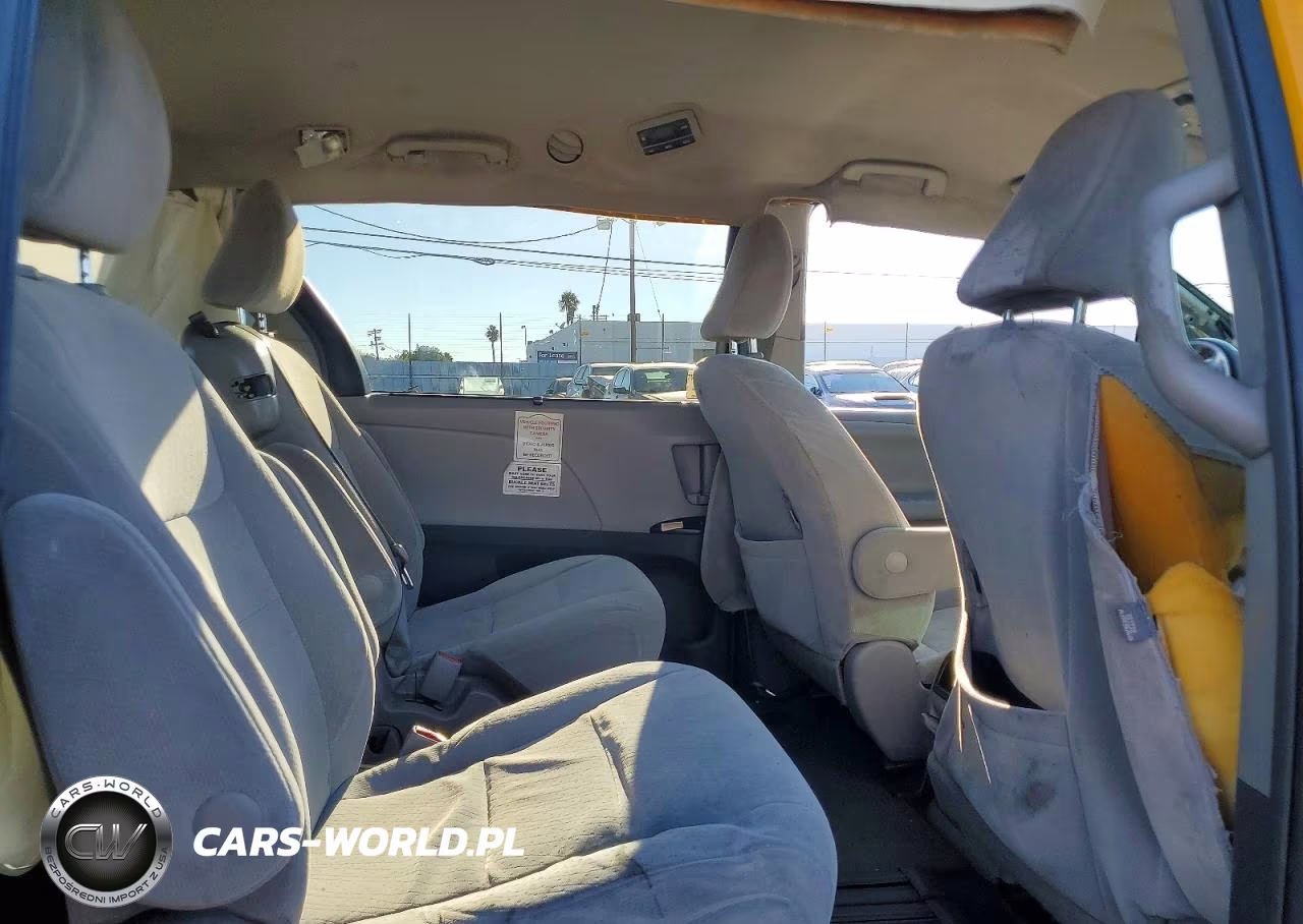 2017 Toyota Sienna Le VIN:5TDKZ3DCXHS804240 - 11