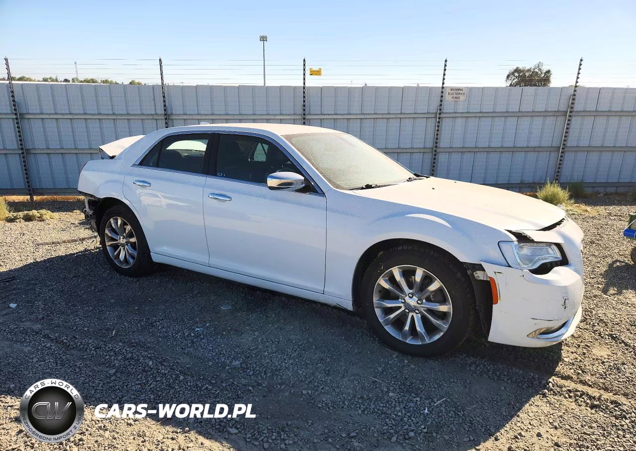 2018 Chrysler 300 Limited VIN:2C3CCAKG2JH168504 - 4