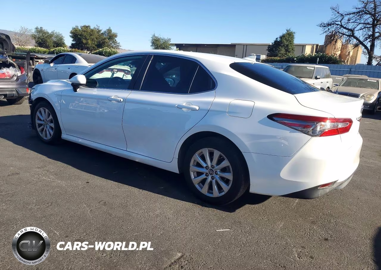 2019 Toyota Camry L VIN:4T1B11HK3KU254214 - 2