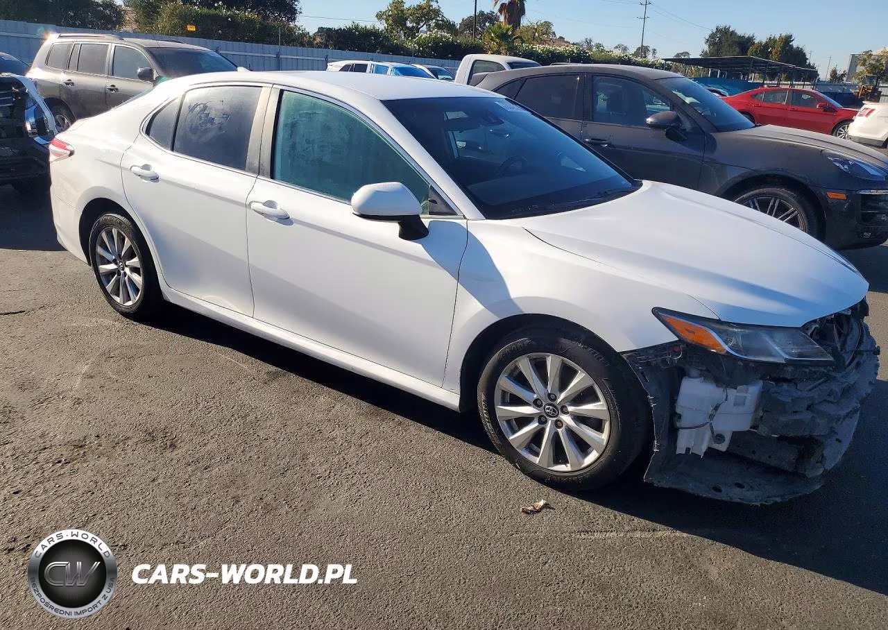 2019 Toyota Camry L VIN:4T1B11HK3KU254214 - 4