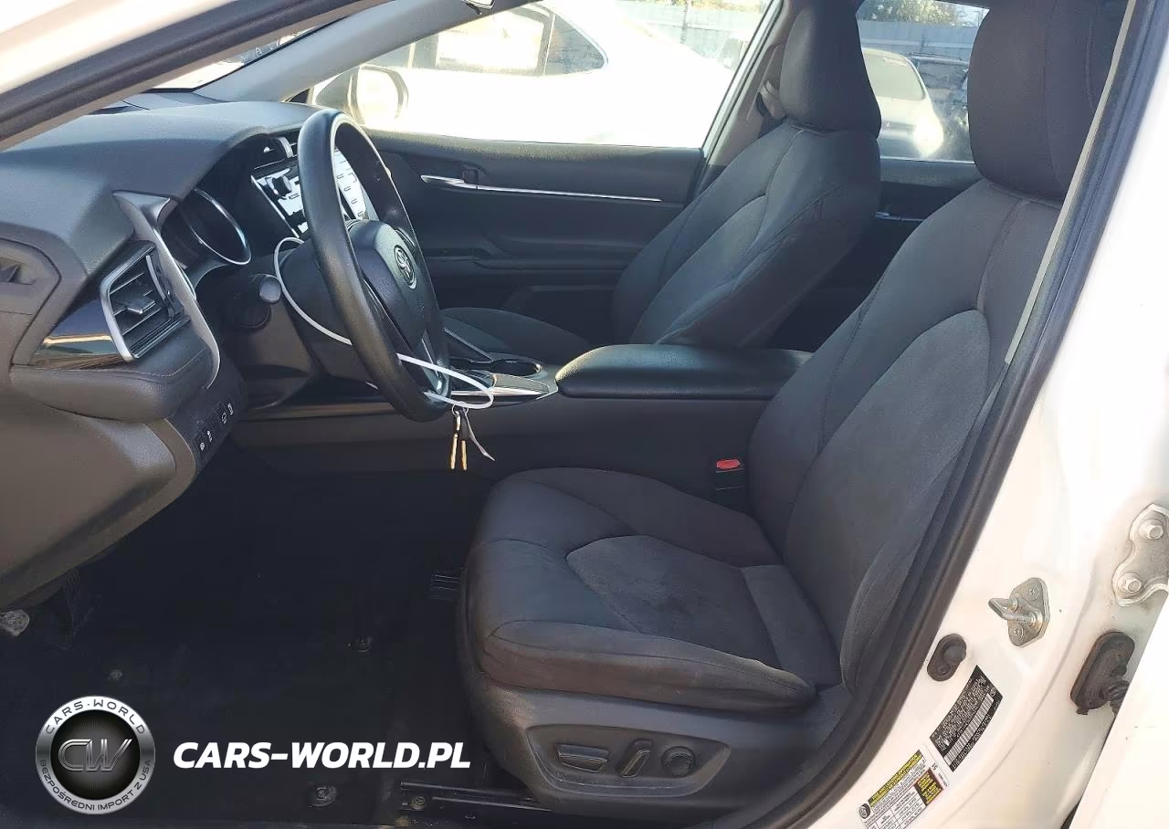 2019 Toyota Camry L VIN:4T1B11HK3KU254214 - 7