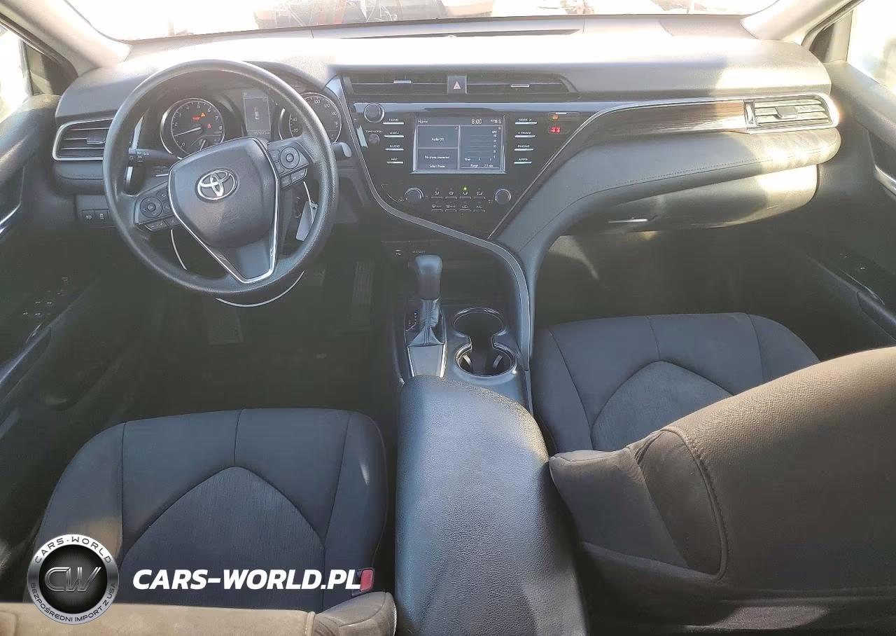 2019 Toyota Camry L VIN:4T1B11HK3KU254214 - 8