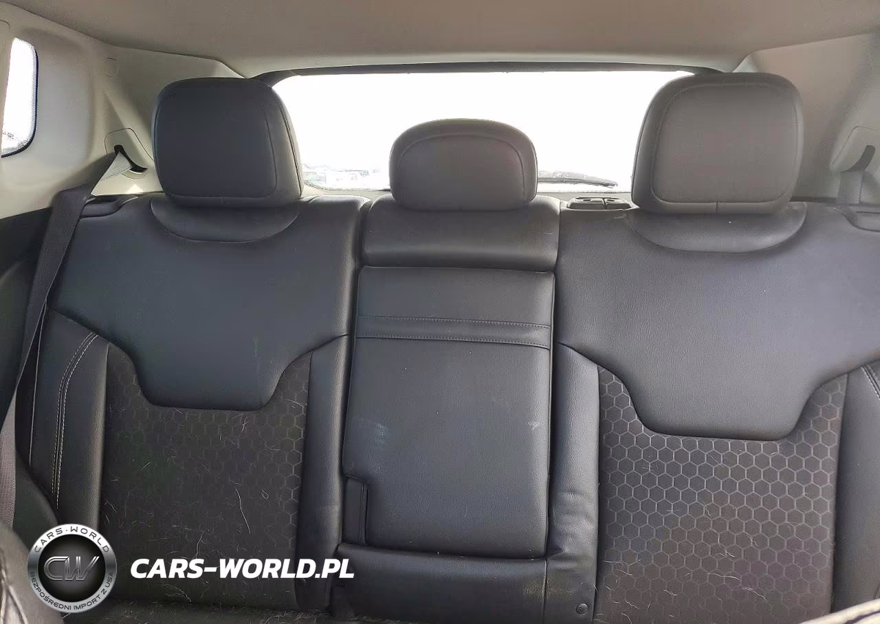 2018 Jeep Compass Latitude VIN:3C4NJDBBXJT325218 - 10