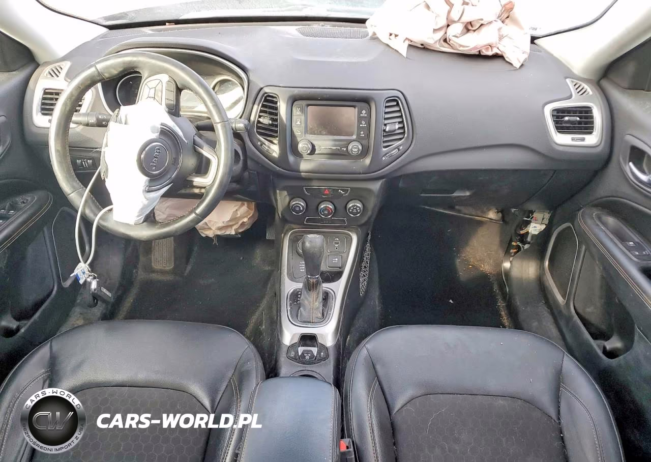 2018 Jeep Compass Latitude VIN:3C4NJDBBXJT325218 - 8