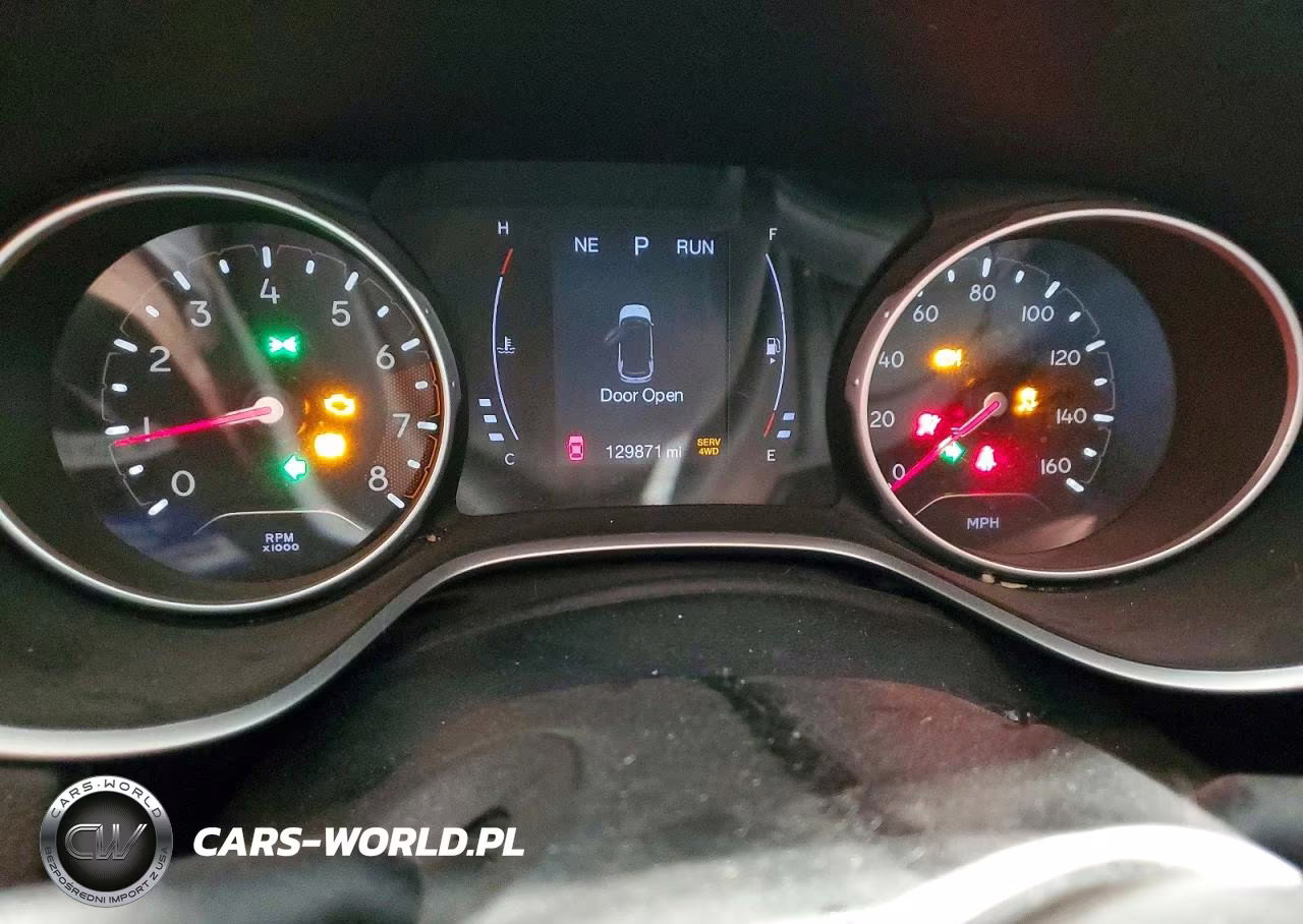 2018 Jeep Compass Latitude VIN:3C4NJDBBXJT325218 - 9