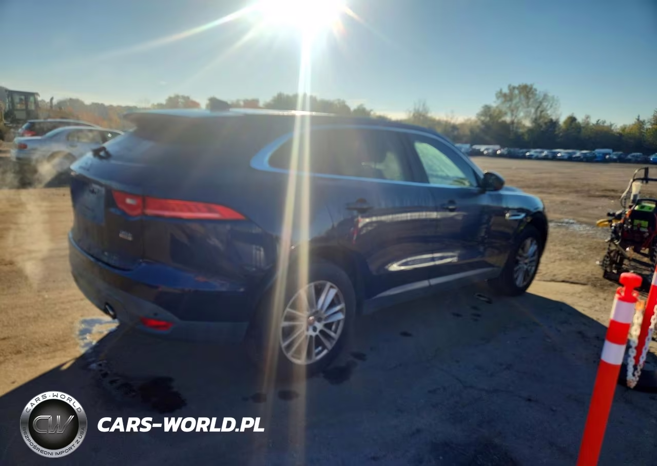 2017 Jaguar F-Pace Prestige VIN:SADCK2BV0HA495810 - 3