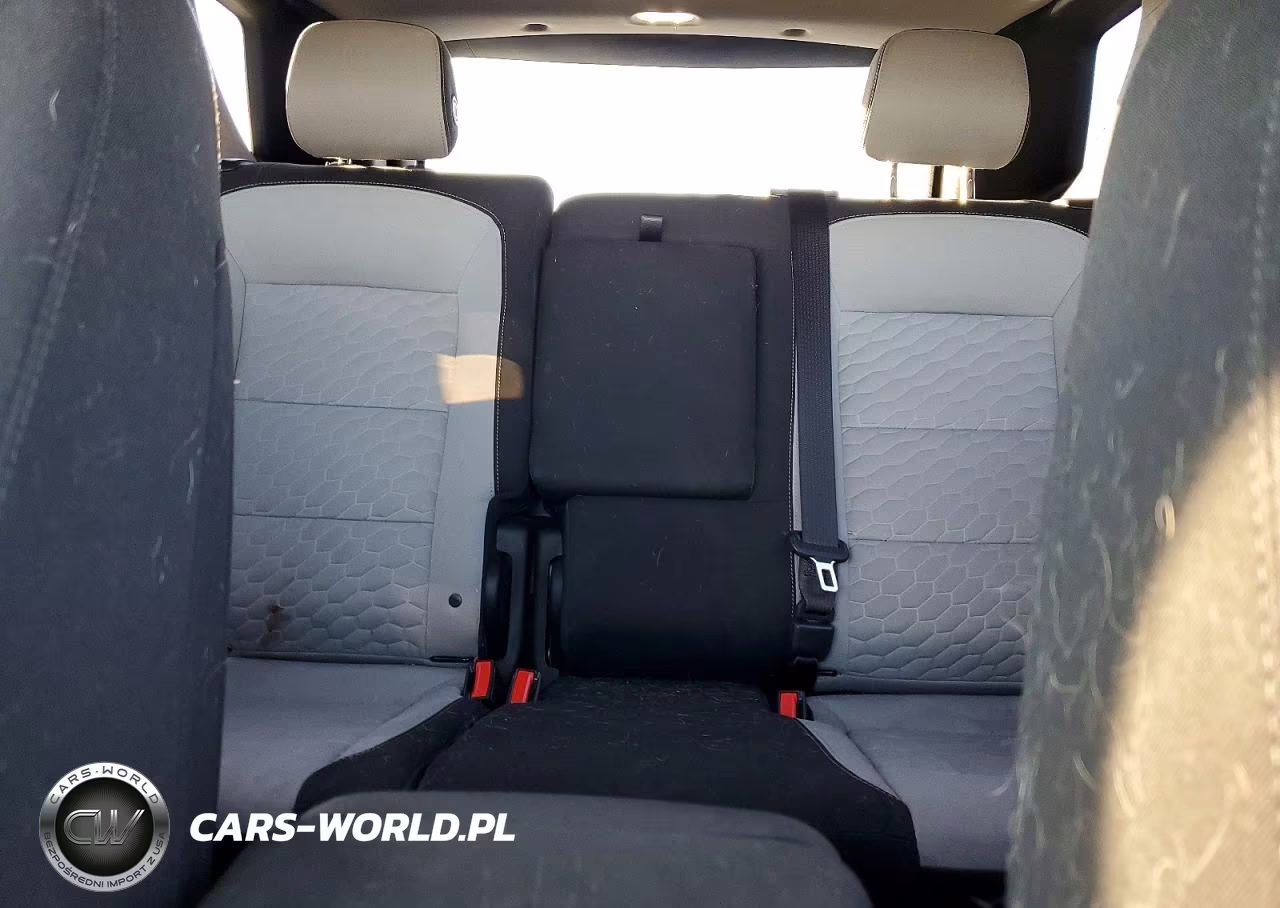 2018 Chevrolet Equinox Ls VIN:3GNAXHEV2JS639680 - 10