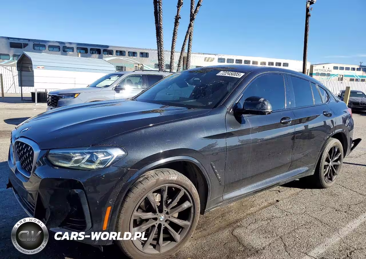 2023 BMW X4 xDrive30I