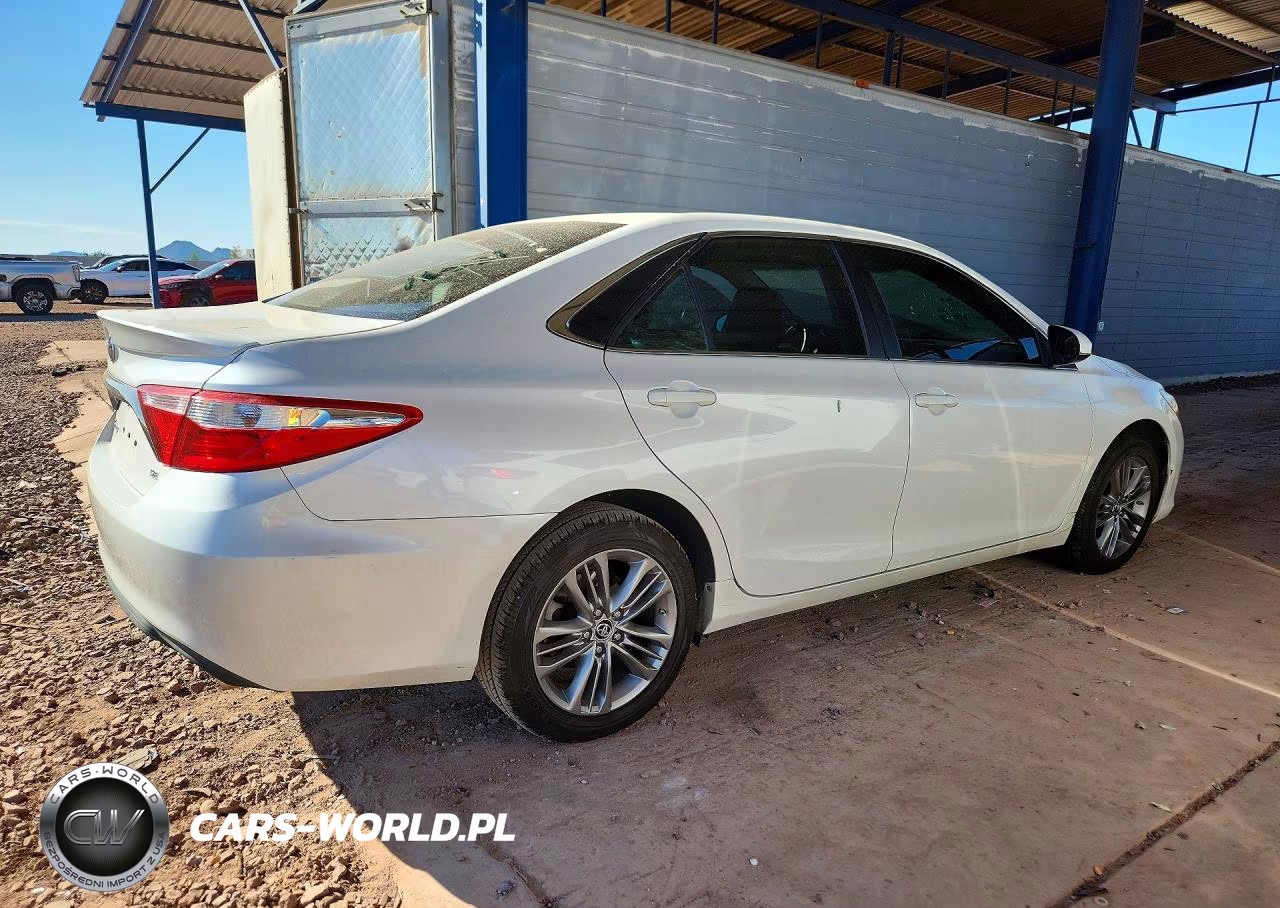 2016 Toyota Camry Se VIN:4T1BF1FK2GU165018 - 3