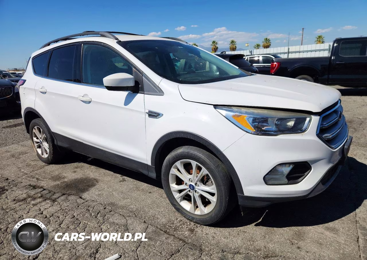 2018 Ford Escape Se VIN:1FMCU9GD7JUD60886 - 4
