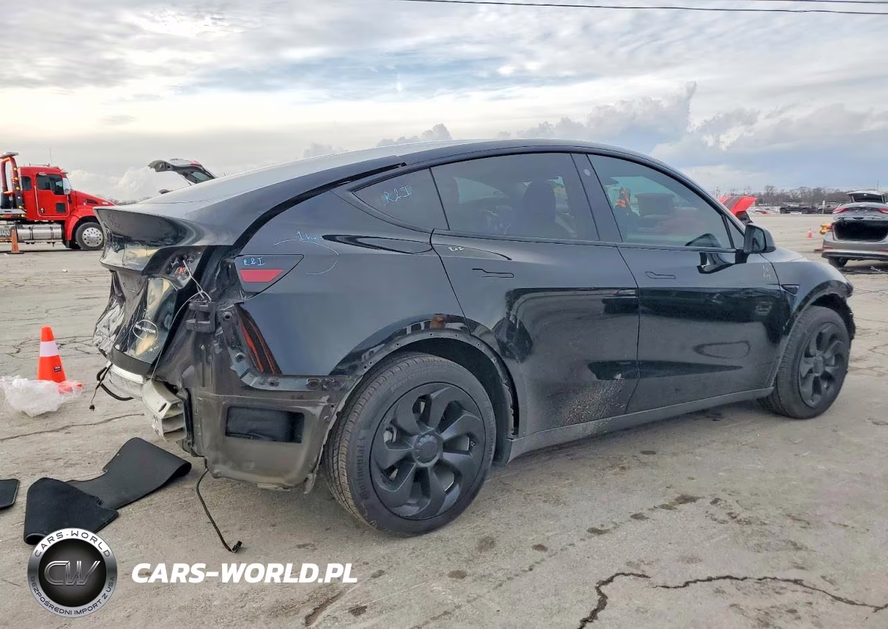2022 Tesla Model Y VIN:7SAYGDEE2NA008216 - 3