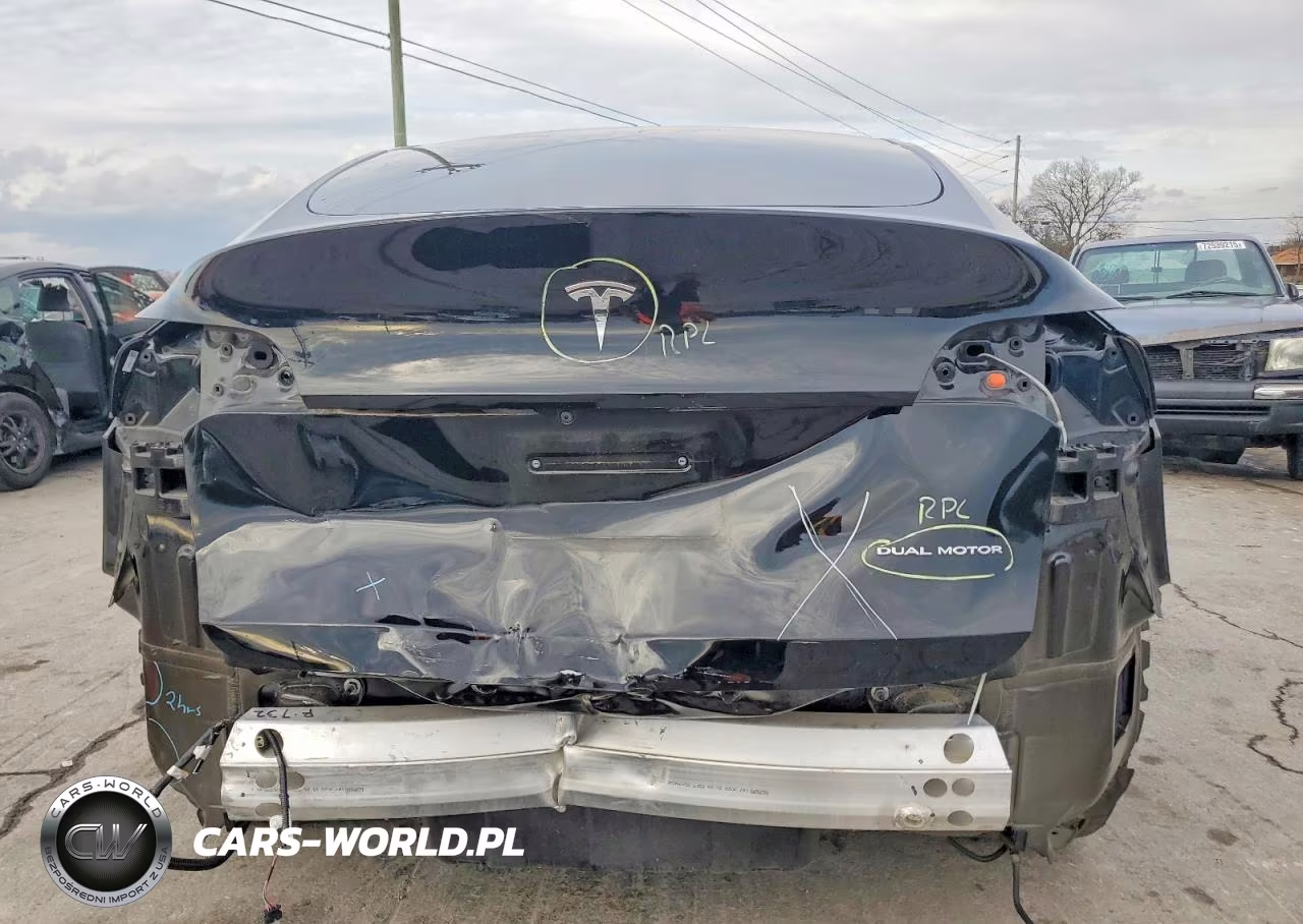 2022 Tesla Model Y VIN:7SAYGDEE2NA008216 - 6