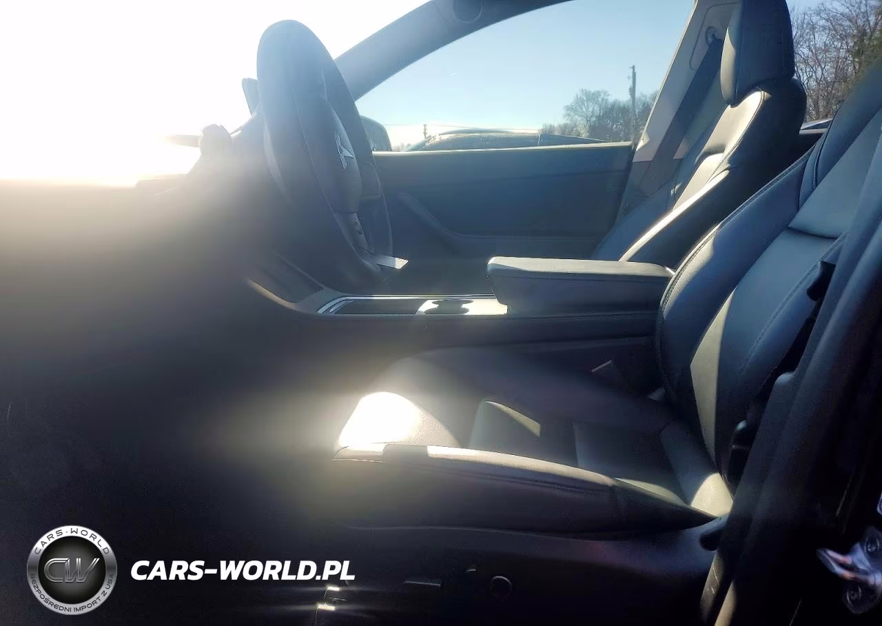 2022 Tesla Model Y VIN:7SAYGDEE2NA008216 - 7