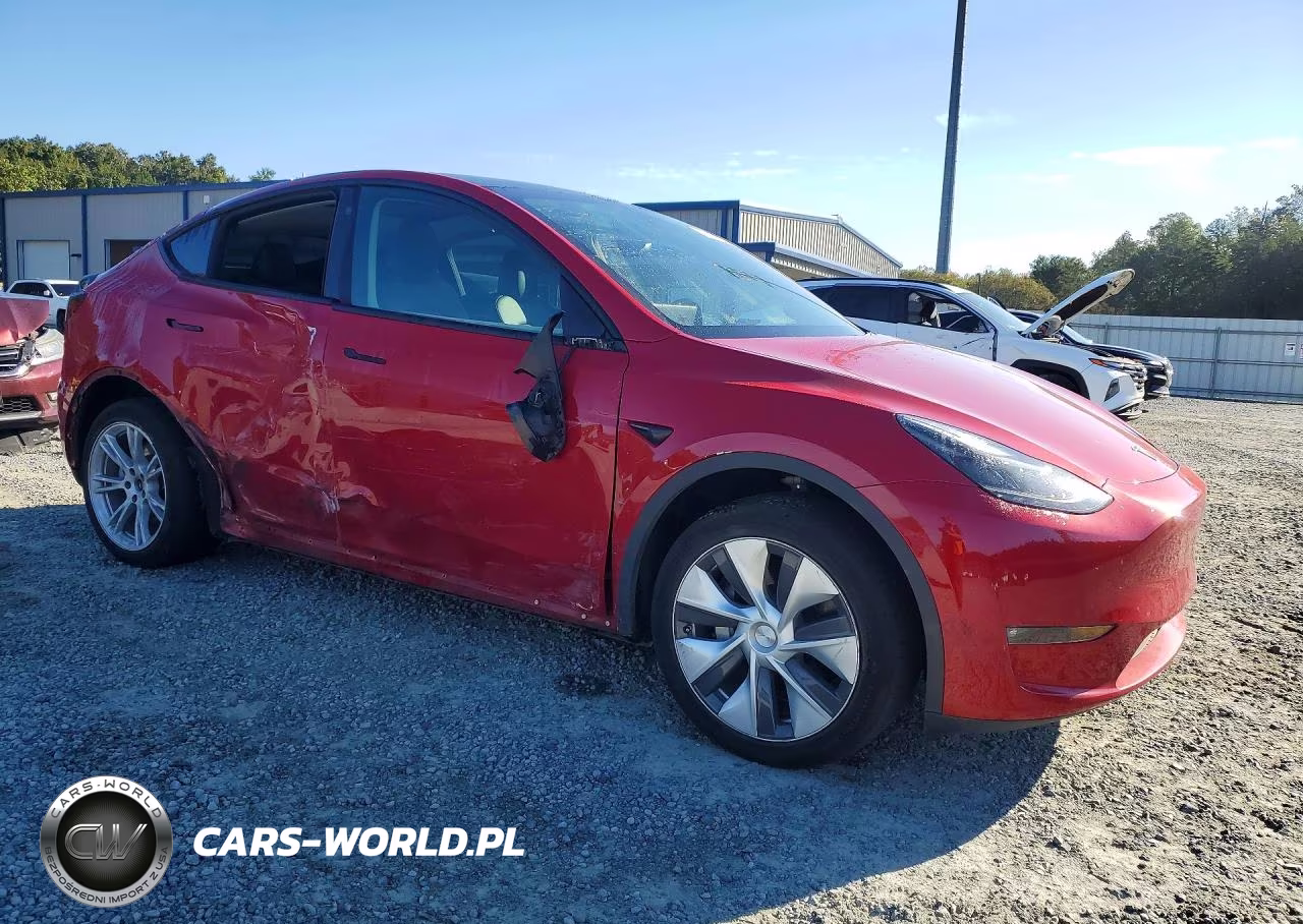 2023 Tesla Model Y VIN:7SAYGDEE3PF673177 - 4