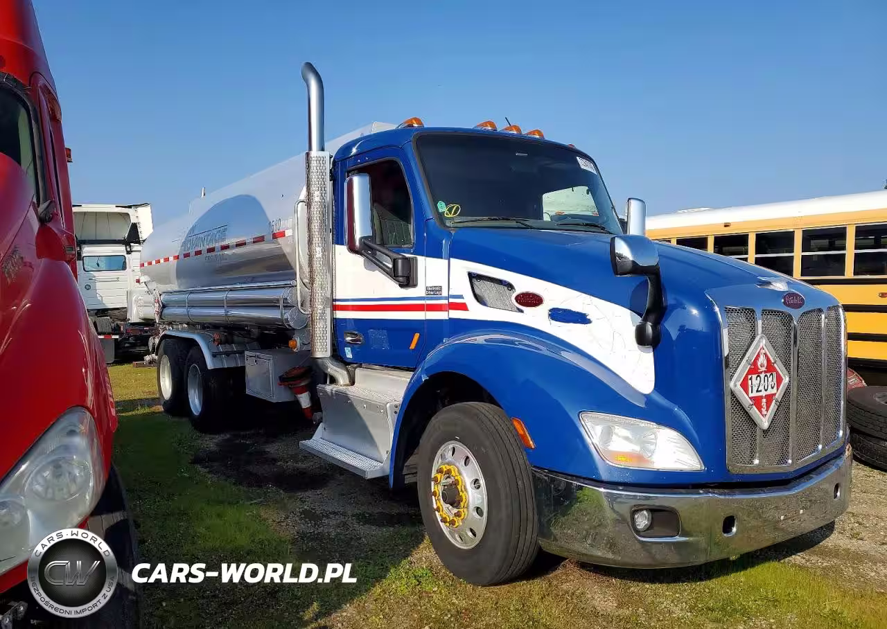 2017 Peterbilt Tractor 579 - Semi Truck