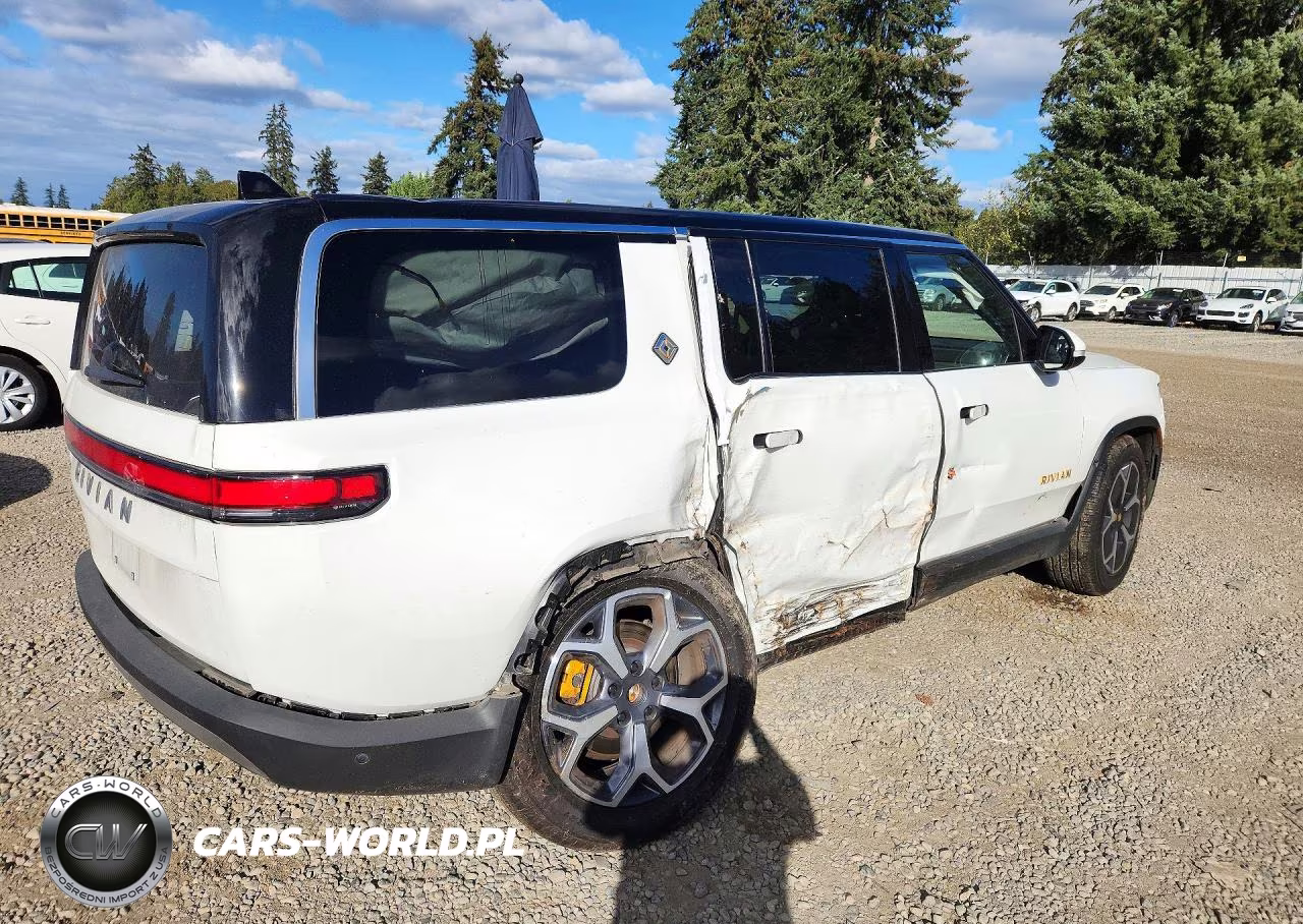2023 Rivian R1S Adventure VIN:7PDSGABA1PN017640 - 3