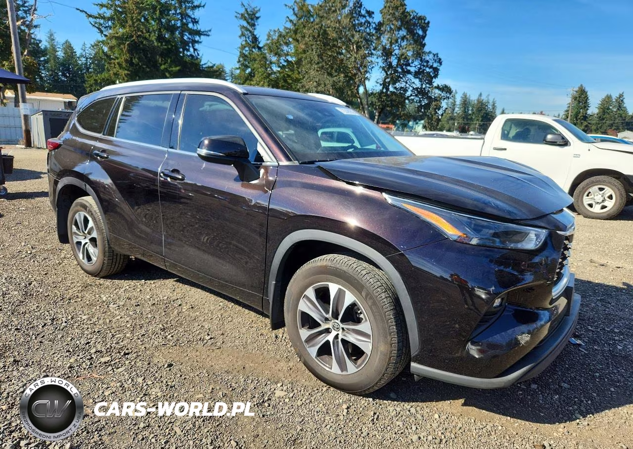 2022 Toyota Highlander Xle VIN:5TDHZRBH3NS194723 - 4