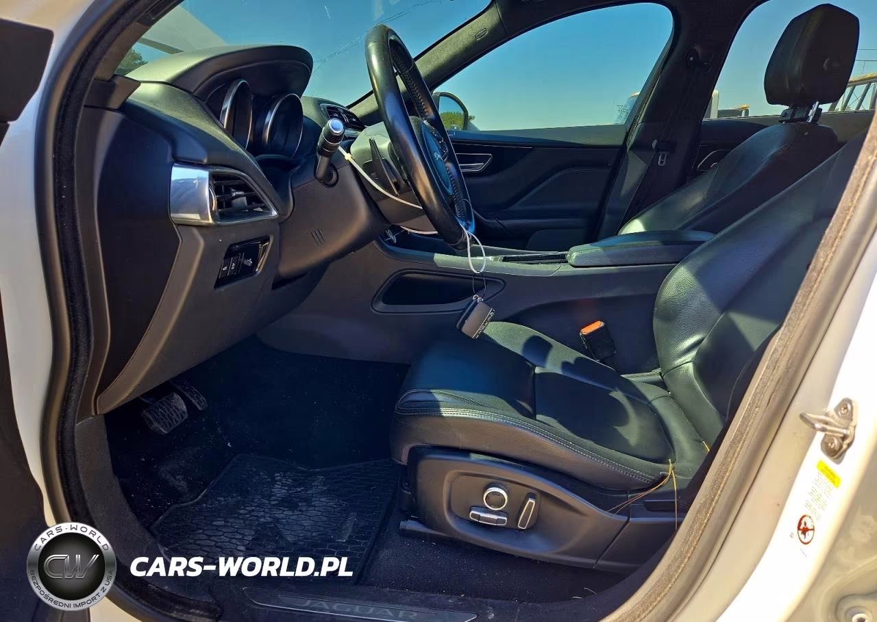 2020 Jaguar F-Pace Premium VIN:SADCJ2FX7LA643877 - 7